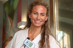 Med et stort smil åpner Christina Livgard til Prindsen Mottaksenter i Oslo. Et lavterskeltilbud for den hardeste rusen i hovedstaden.