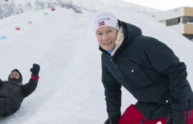 Idrettskonsulent i snølek.
