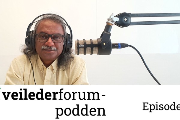 Portrett av Arulmani som intervjues i Veilederforum-podden