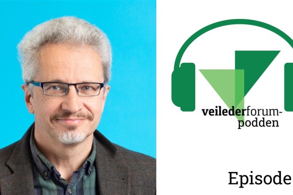 Bilde av Pete Robertson ved siden av logoen til Veilederforum-podden