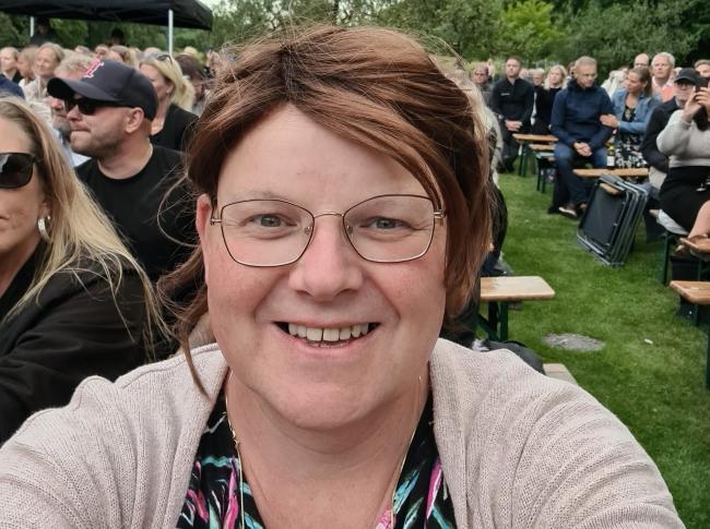 Bilde av Elin Stillingen på et utearrangement