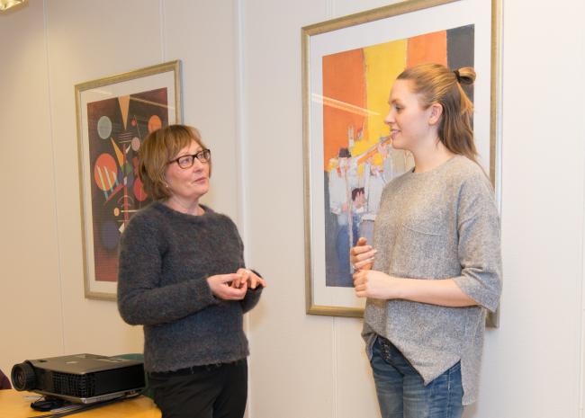 Merete Leming til venstre, og Silje Bergh til høyre.